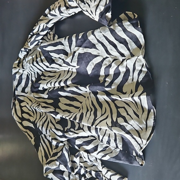 H&M Black and White Print Linen Shirt - Picture 3 of 3